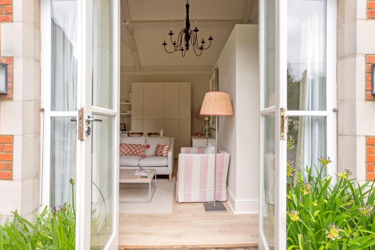 The Annexe - Beautiful Apartment With Garden Close To Heathrow And Windsor Staines-upon-Thames Luaran gambar