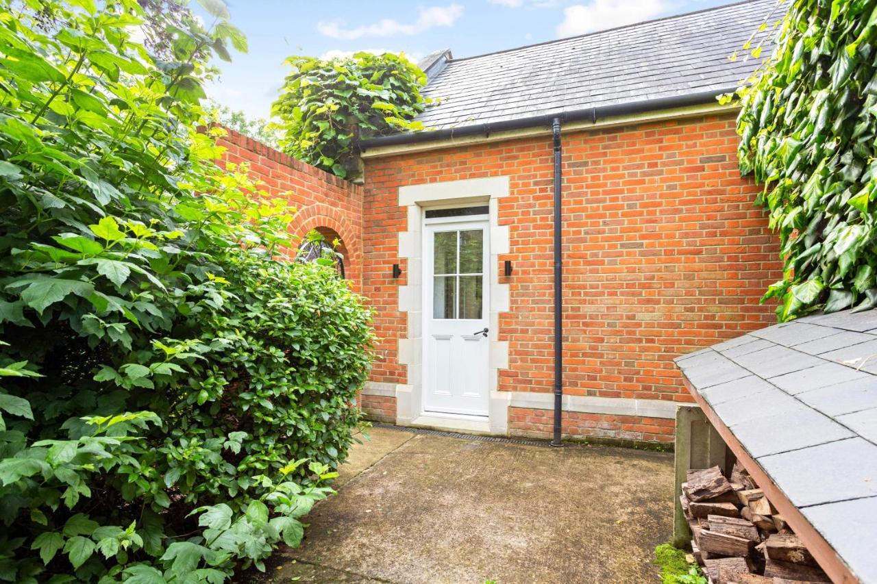 The Annexe - Beautiful Apartment With Garden Close To Heathrow And Windsor Staines-upon-Thames Luaran gambar