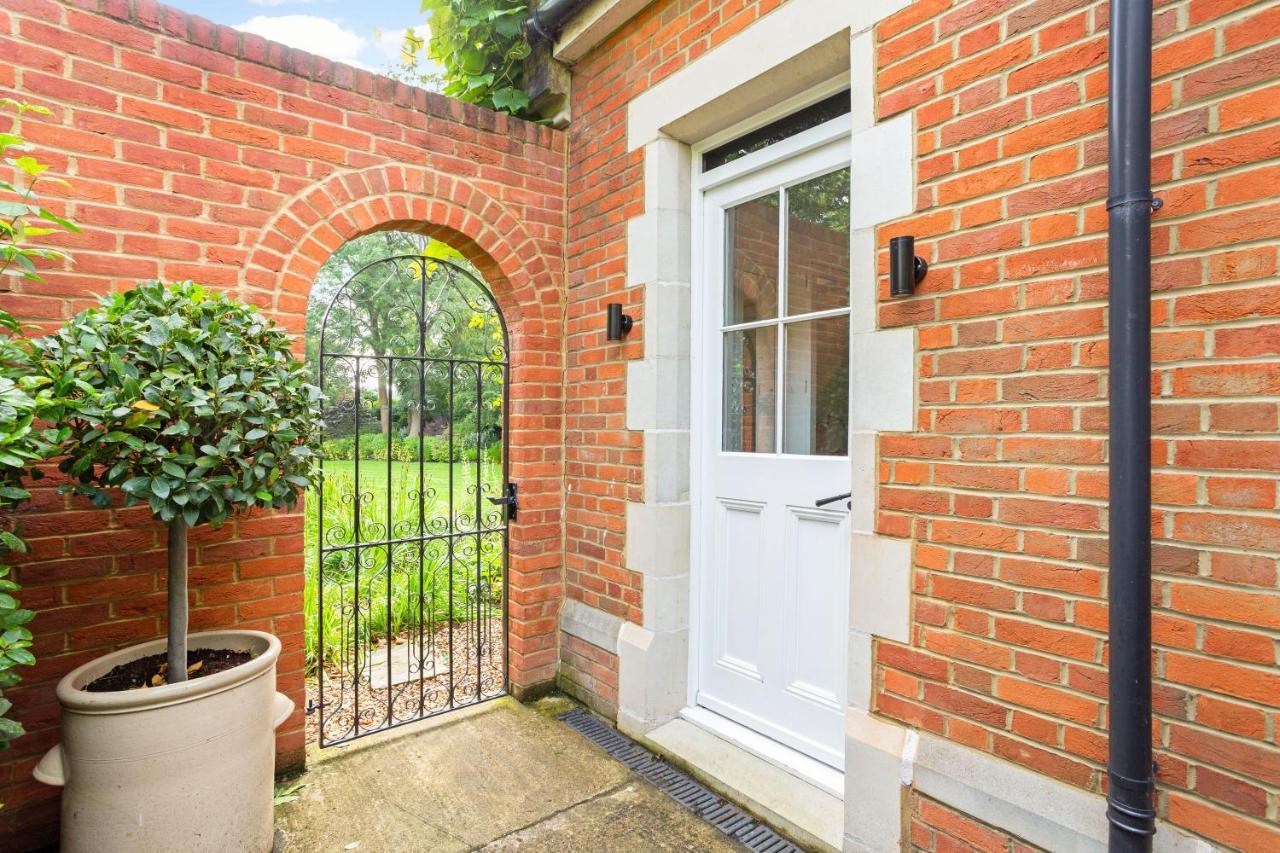 The Annexe - Beautiful Apartment With Garden Close To Heathrow And Windsor Staines-upon-Thames Luaran gambar